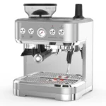 Kaffeemaschine 15-bar mit integr. Mahlwerk & Milchaufschäumer