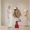 S9630224f46274465ba835c3b0ad0c187G.webp Kleiderdampfer 2500 W – Vertikales Dampfbügeleisen für Bekleidung