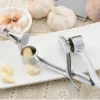 Sfebf2285c91541c68f83e84ffd2a74beh.webp Knoblauchpresse aus Edelstahl zum Zerkleinern von Knoblauch